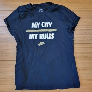 CNike tshirt youth small